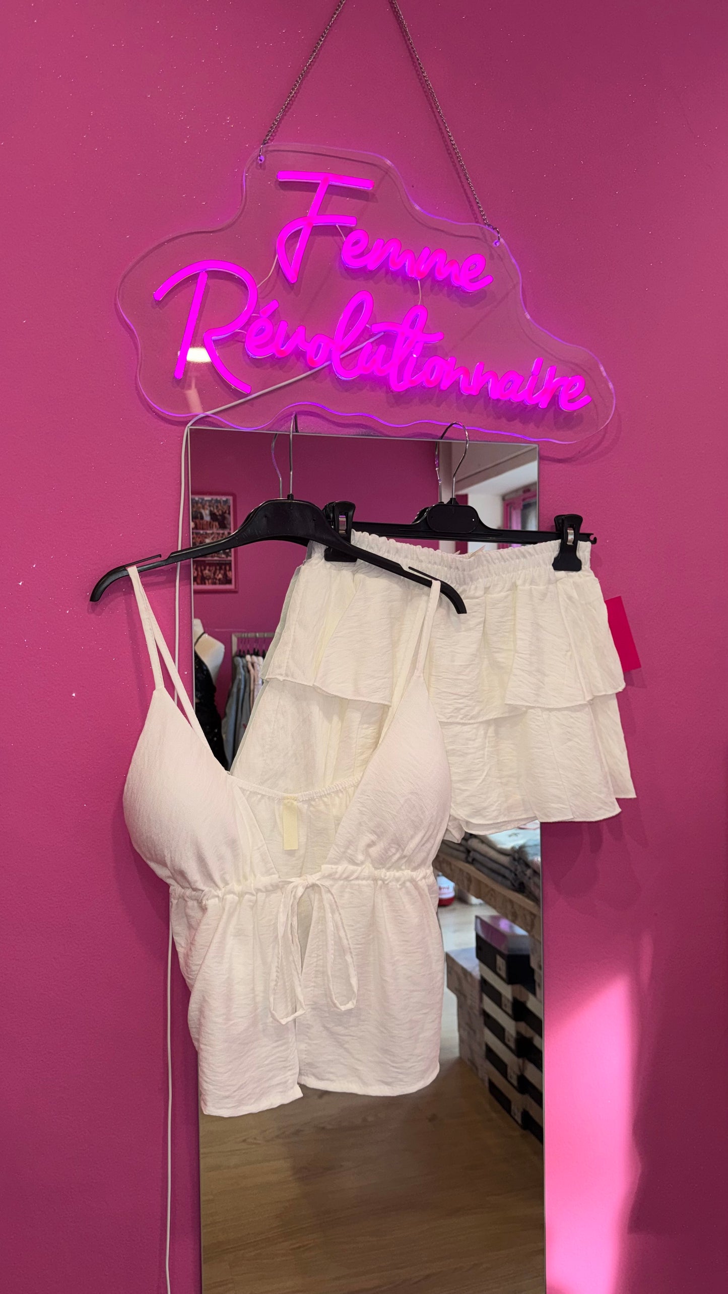 Top Flowy White