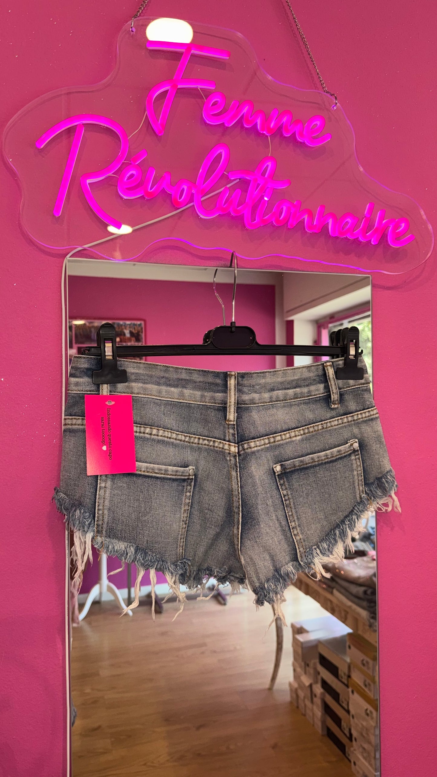 Shorts Raw Cut