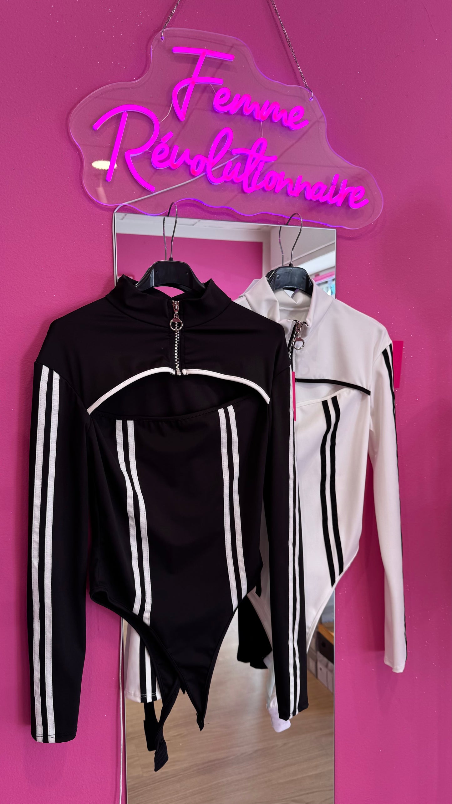 Body Motion Zip White