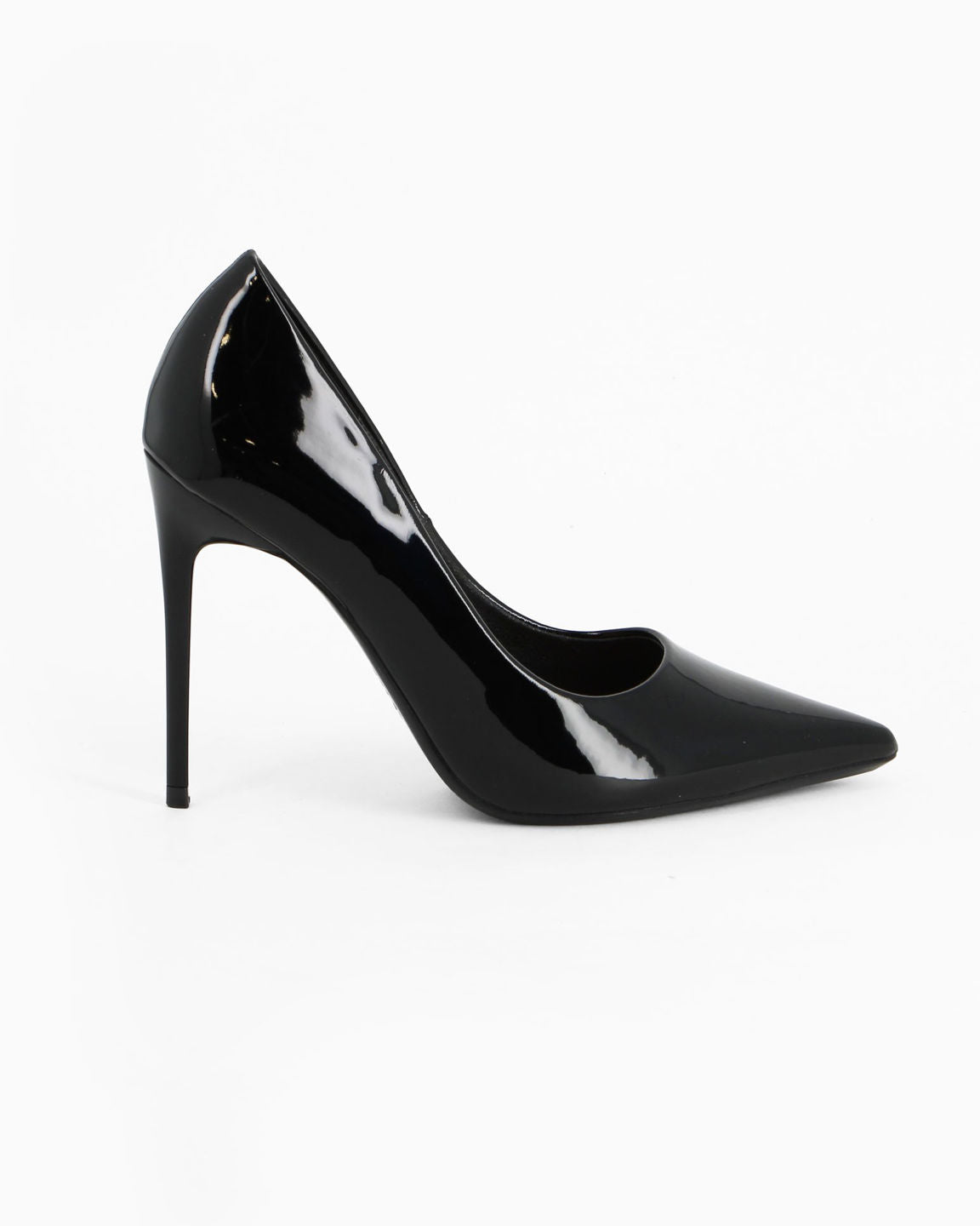 Décolleté in vernice lucida nude