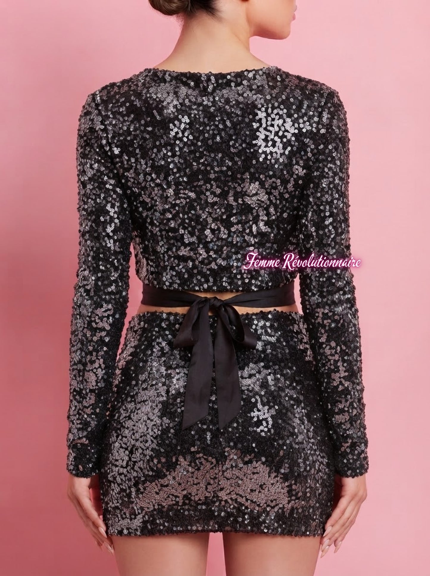 Maglietta Crop Paillettes con fiocco sul retro in vari colori