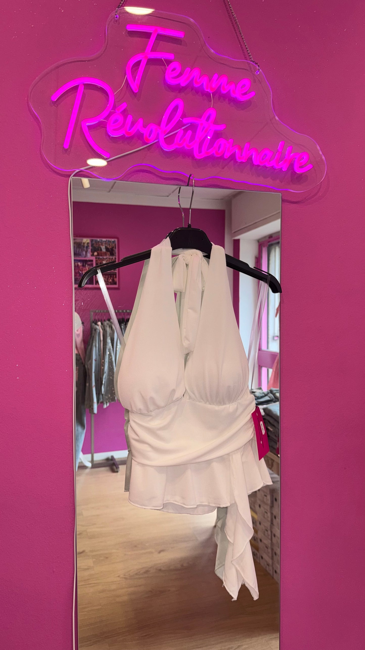Top Charm White