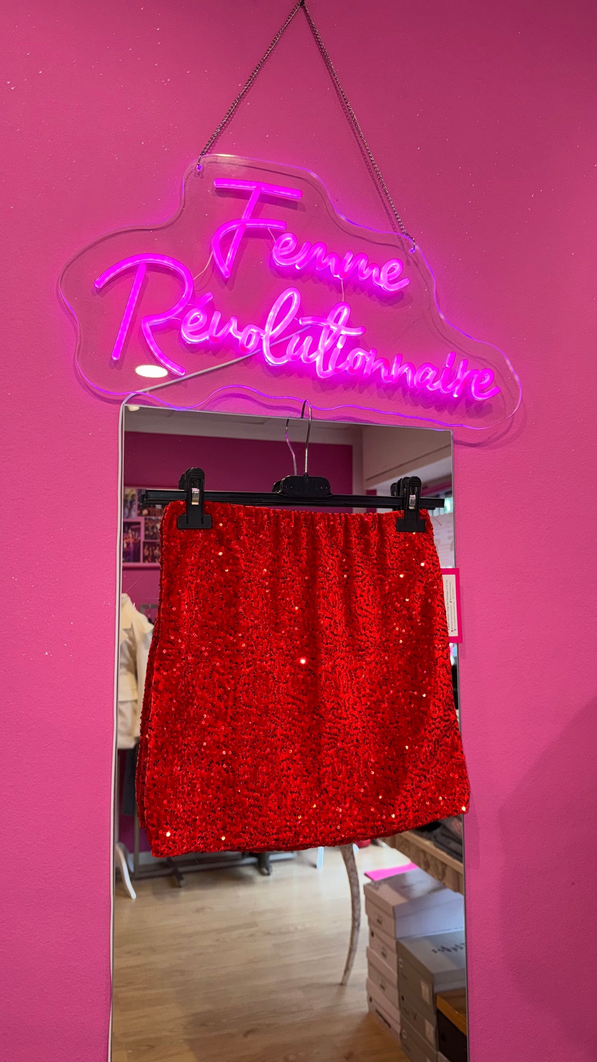 Gonna Velvet Red