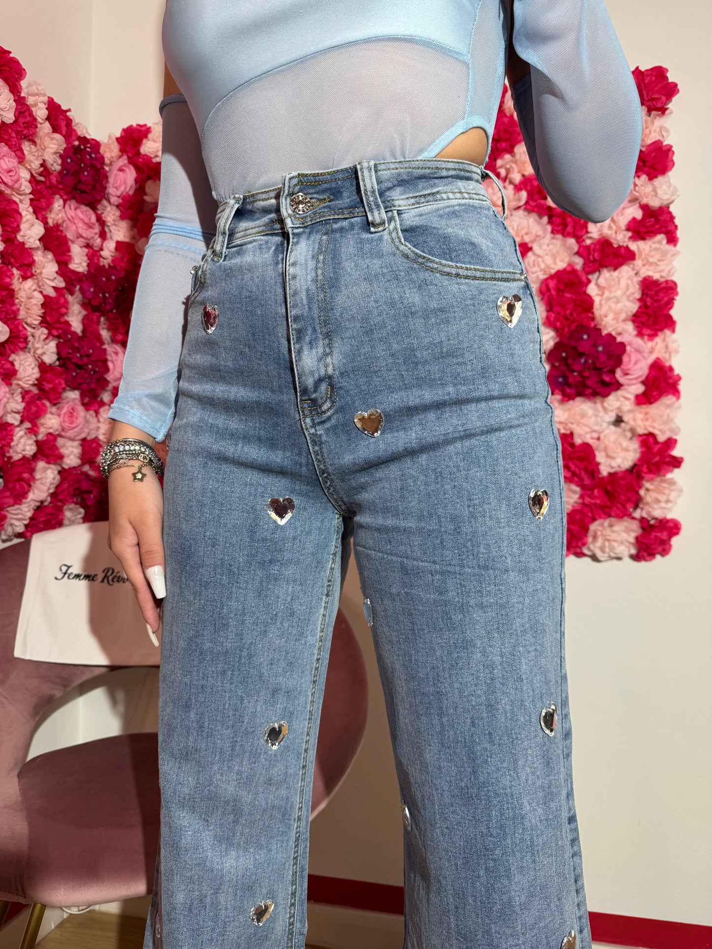 Jeans a palazzo con cuori gioiello